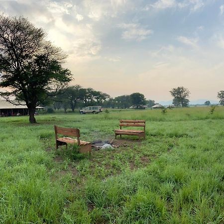 Zawadi Camp Hotel Serengeti Bagian luar foto