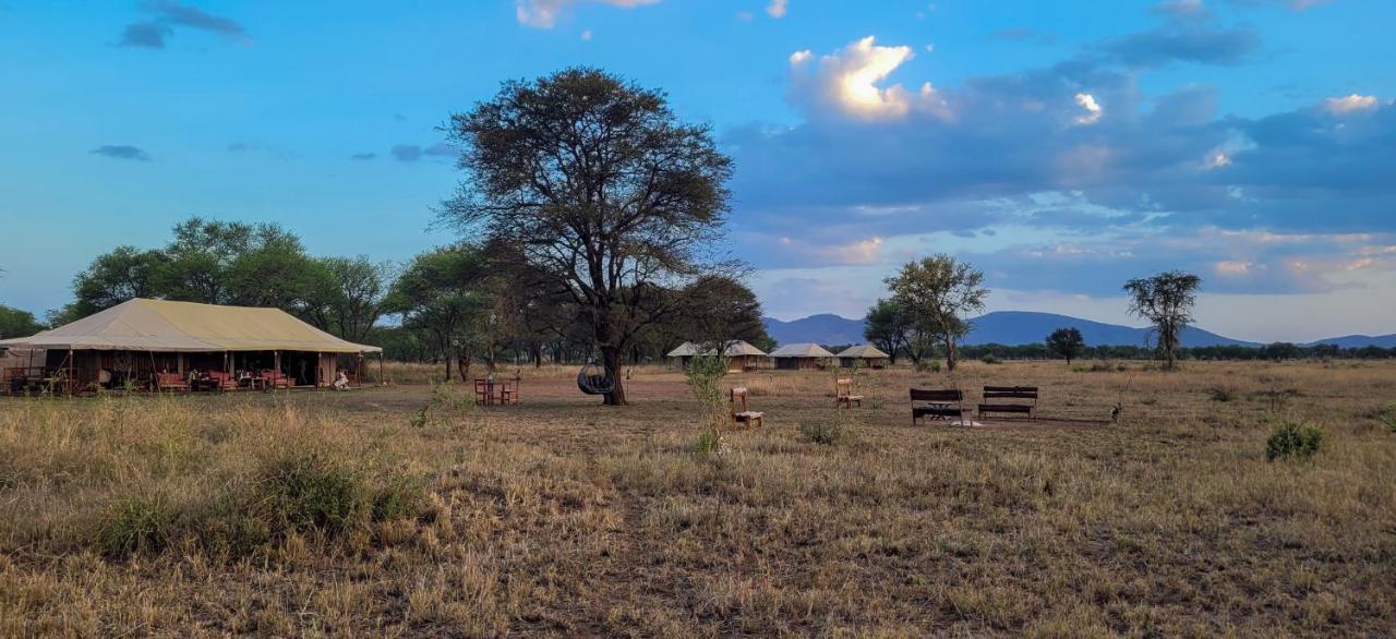 Zawadi Camp Hotel Serengeti Bagian luar foto