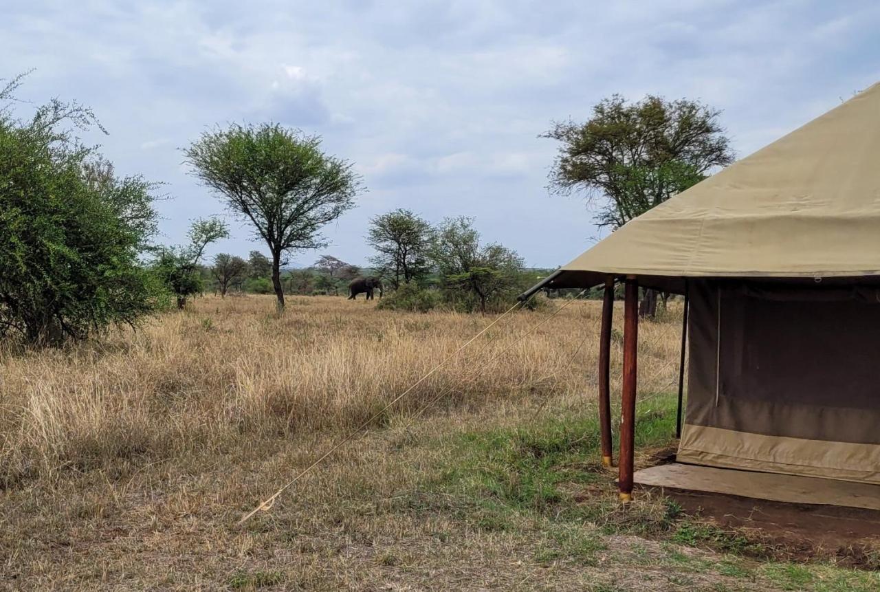 Zawadi Camp Hotel Serengeti Bagian luar foto