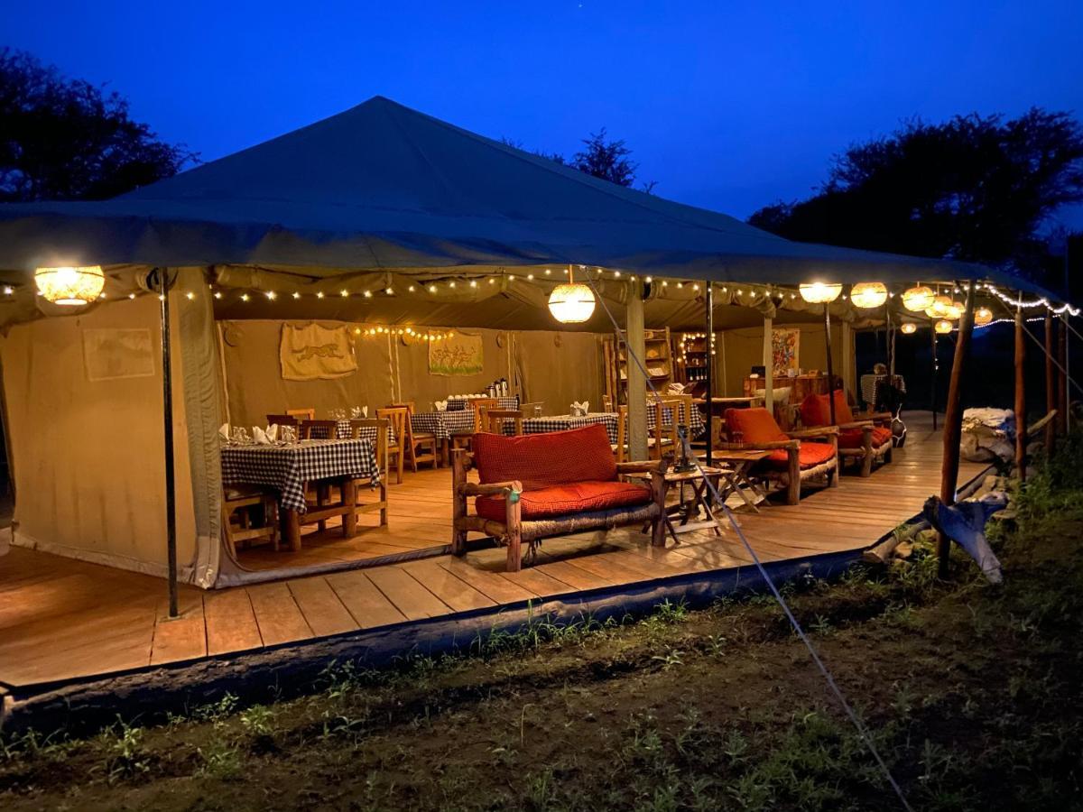 Zawadi Camp Hotel Serengeti Bagian luar foto